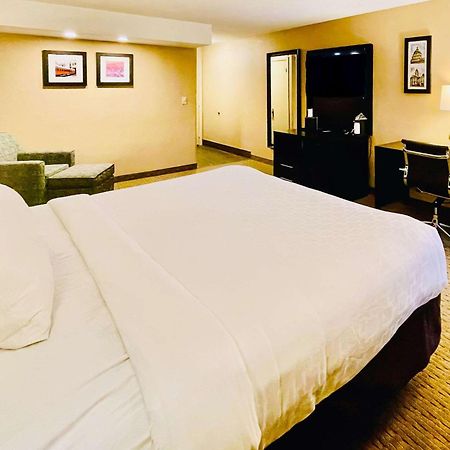 Clarion Inn & Suites Evansville Esterno foto
