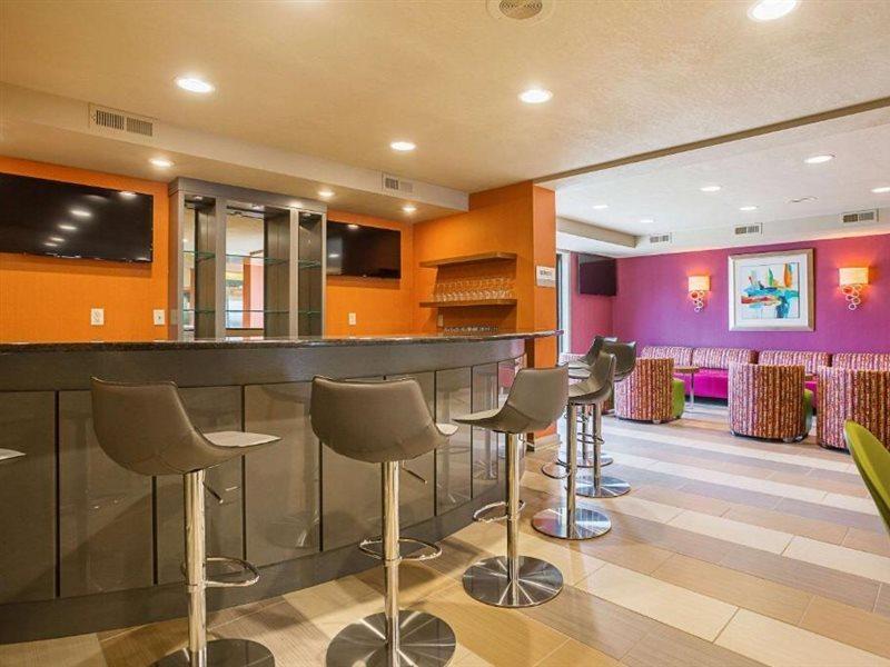 Clarion Inn & Suites Evansville Esterno foto