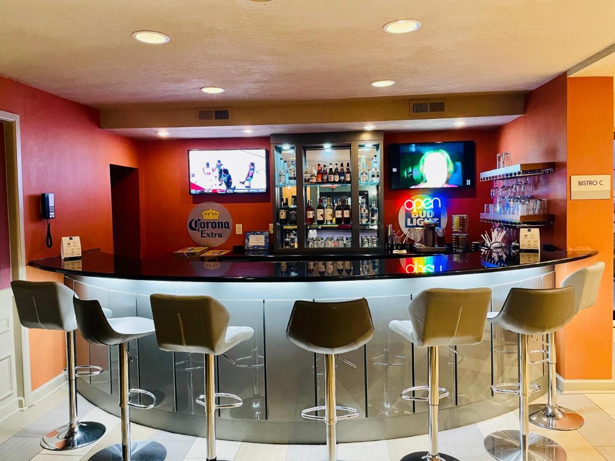 Clarion Inn & Suites Evansville Esterno foto