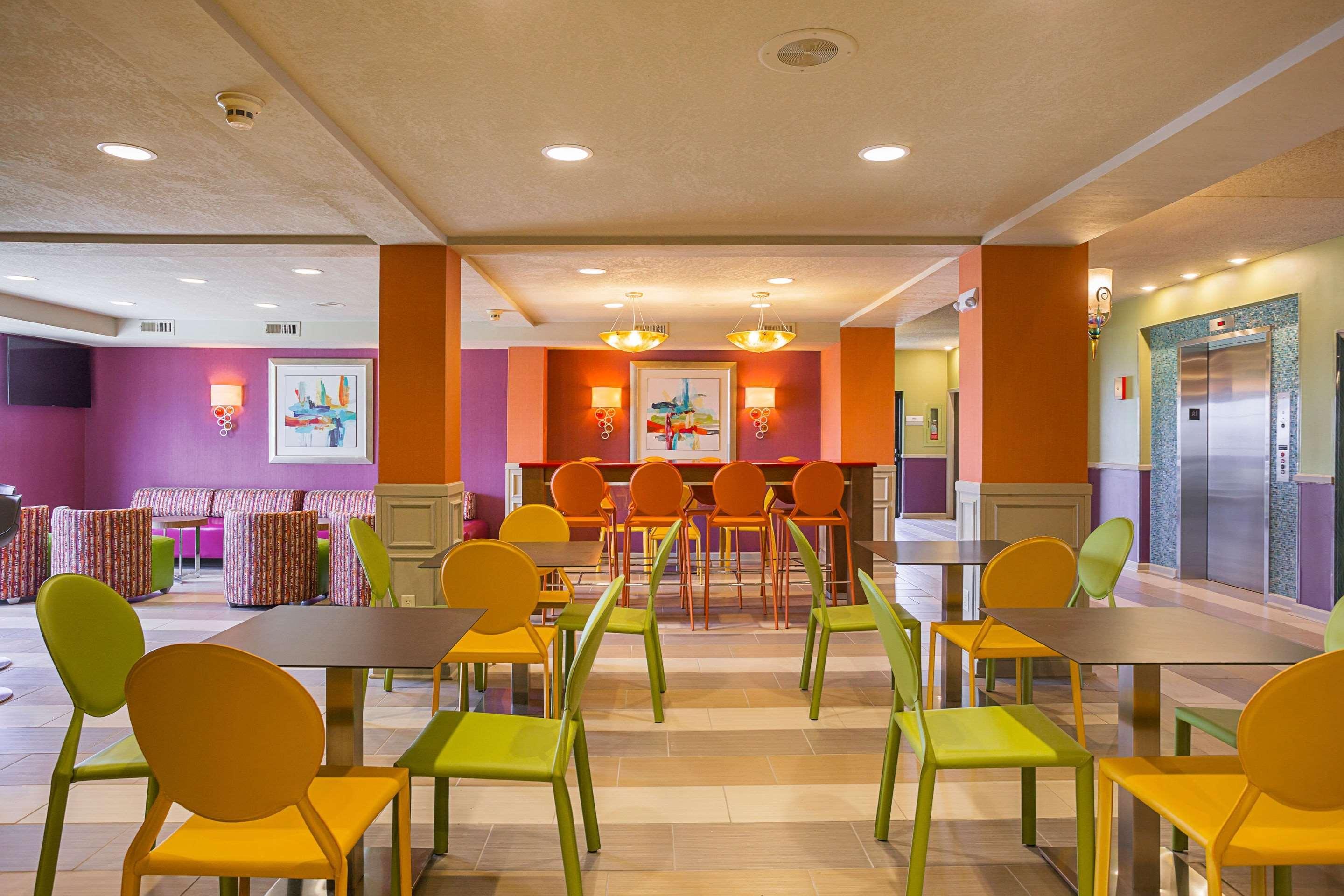 Clarion Inn & Suites Evansville Esterno foto