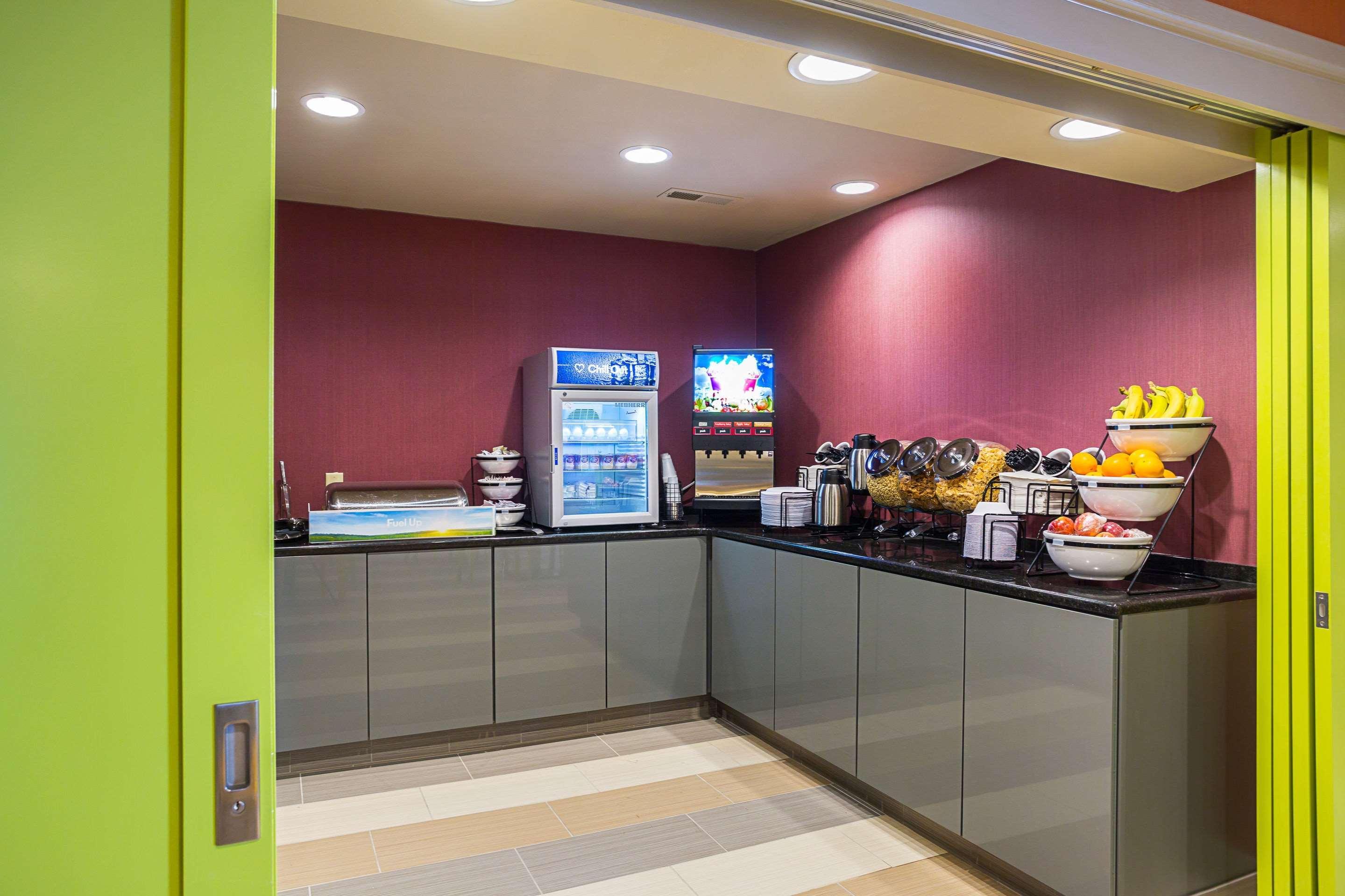 Clarion Inn & Suites Evansville Esterno foto