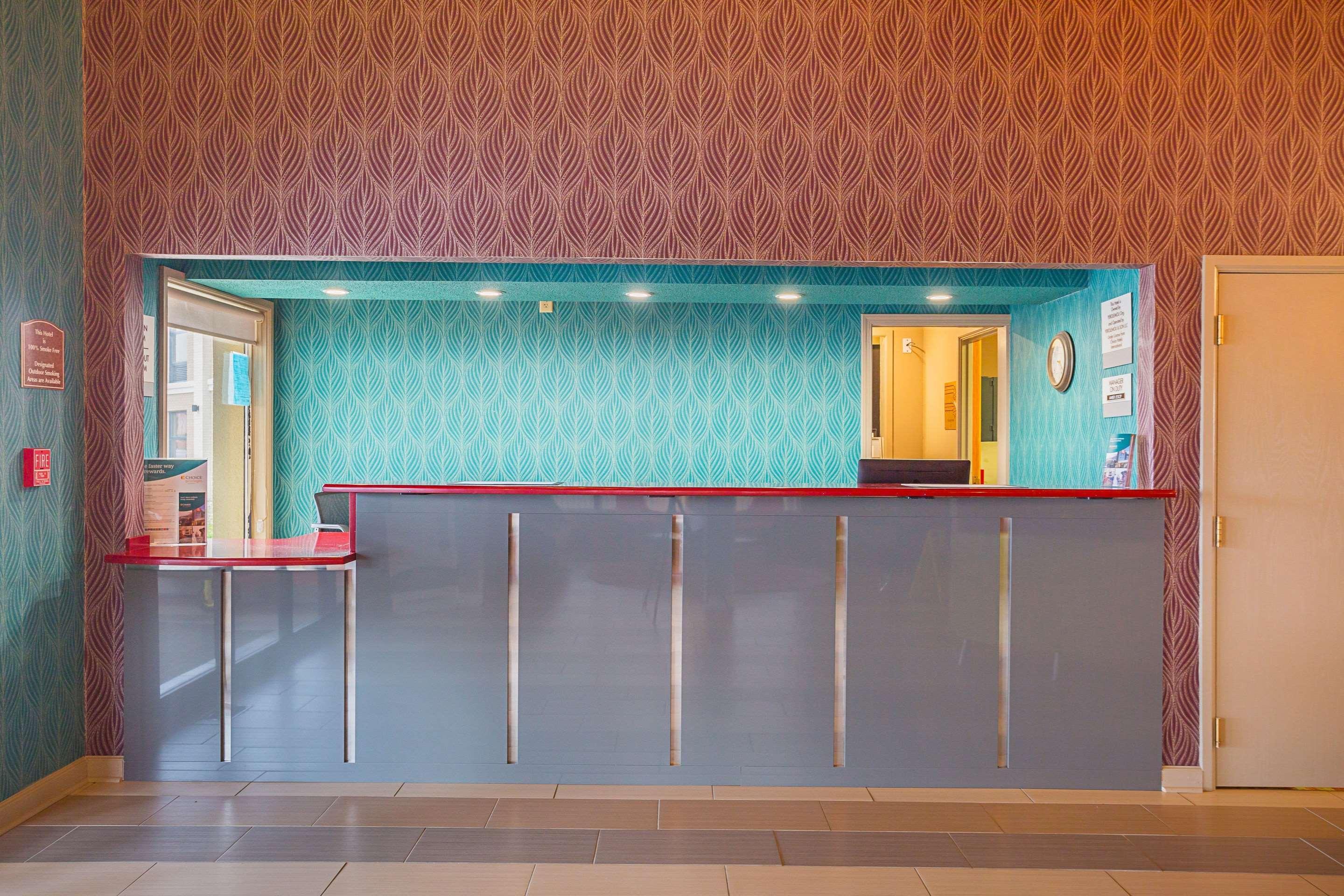 Clarion Inn & Suites Evansville Esterno foto