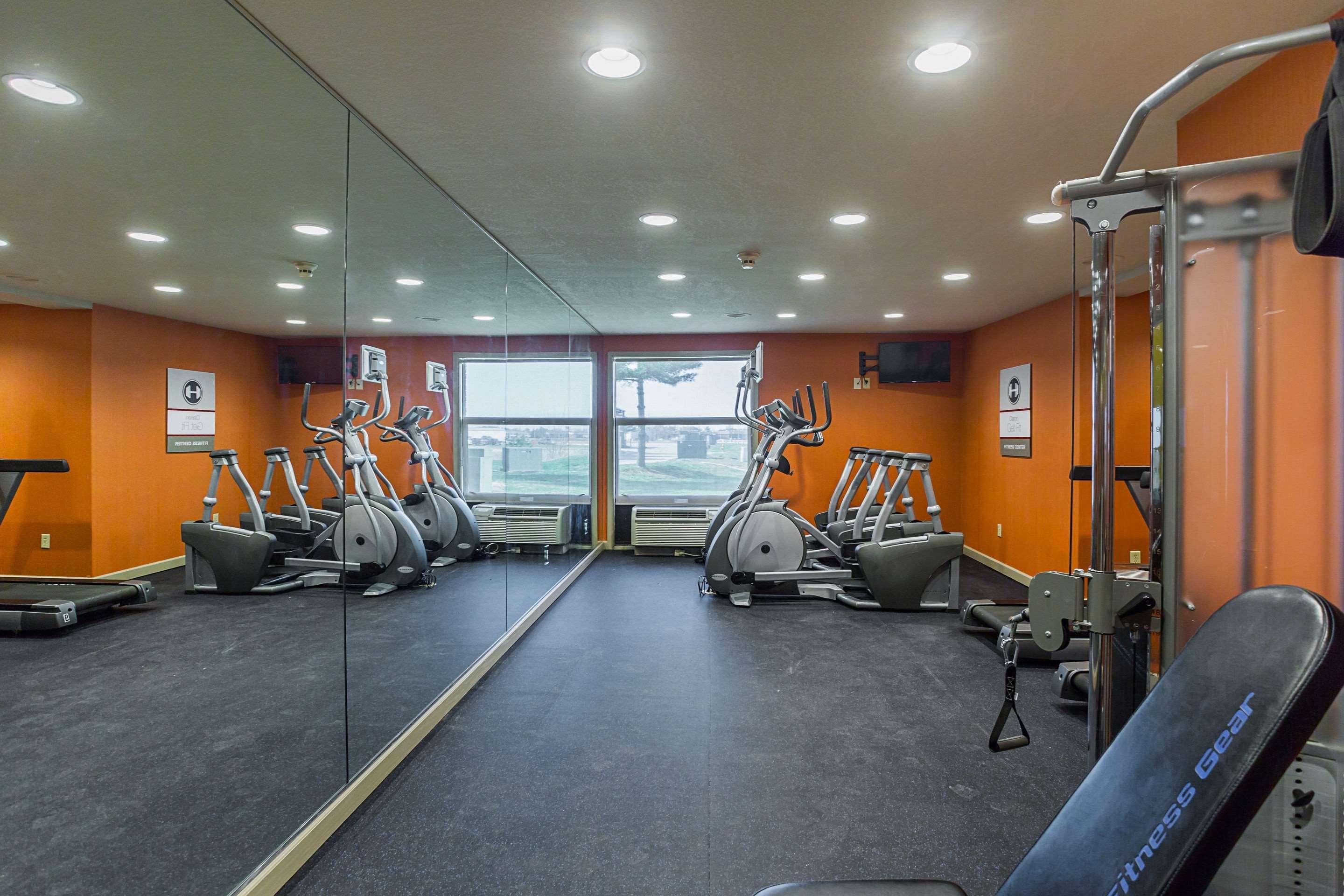 Clarion Inn & Suites Evansville Esterno foto